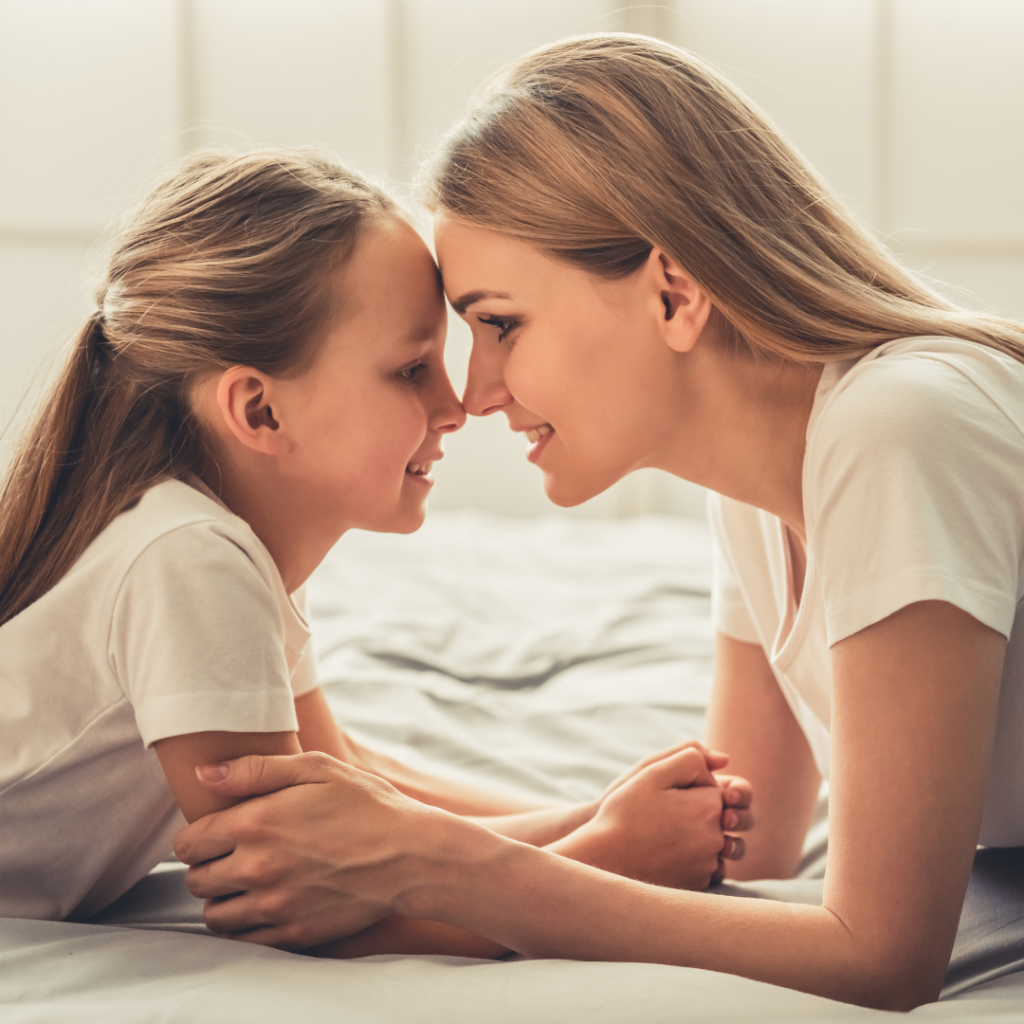 мама с дочкой перед сном